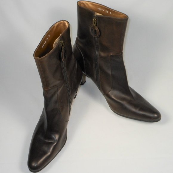 Charles Jourdan women's heeled ankle boots. - Picture 2 of 9